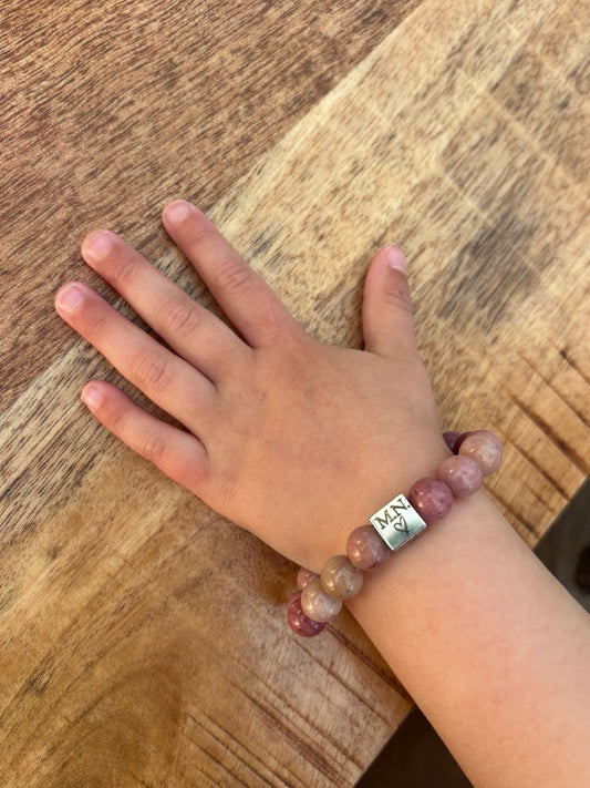 Gepersonaliseerde Armband met Natuursteen & RVS Bedel - De Kralenkoning