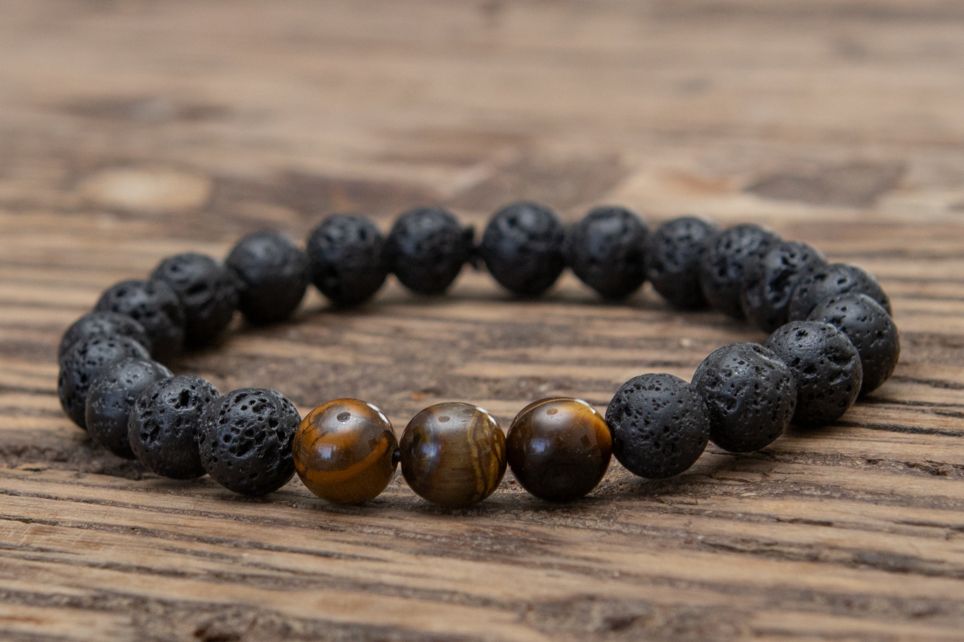 MAJOSA | Lavasteen & Tijgeroog kralen armband - De Kralenkoning